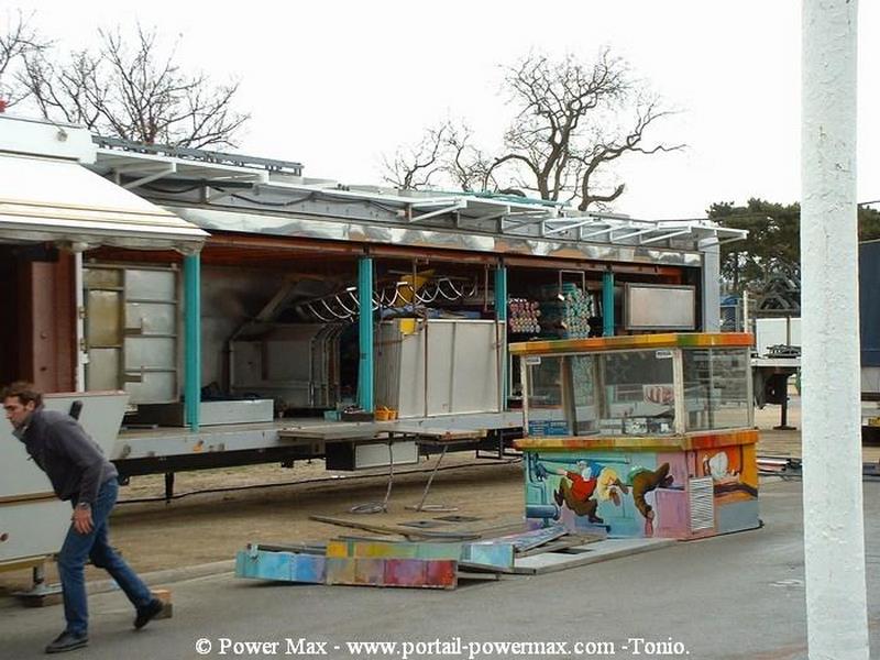 Foire-du-Trone-2005-montage-2005-18