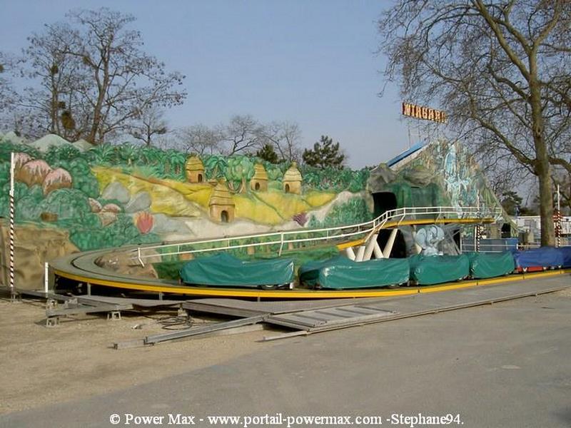 Foire-du-Trone-2005-montage-2005-242