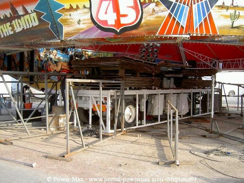 Foire-du-Trone-2005-montage-2005-250