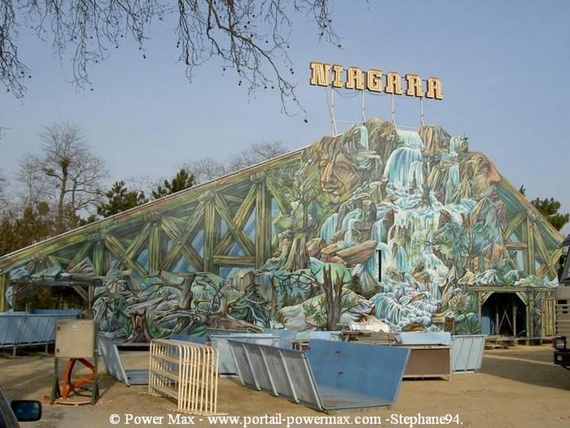 Foire-du-Trone-2005-montage-2005-253