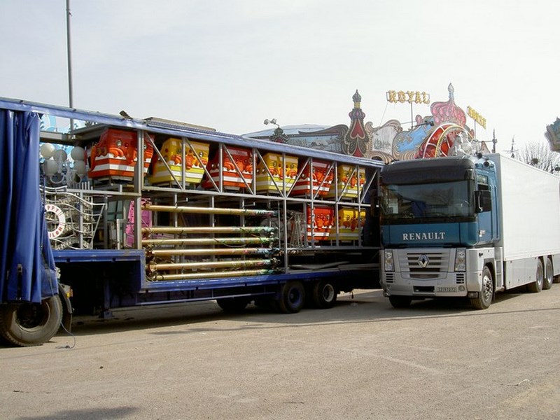 Foire-du-Trone-2005-montage-2005-272