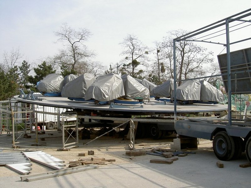 Foire-du-Trone-2005-montage-2005-277