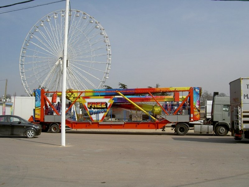Foire-du-Trone-2005-montage-2005-278