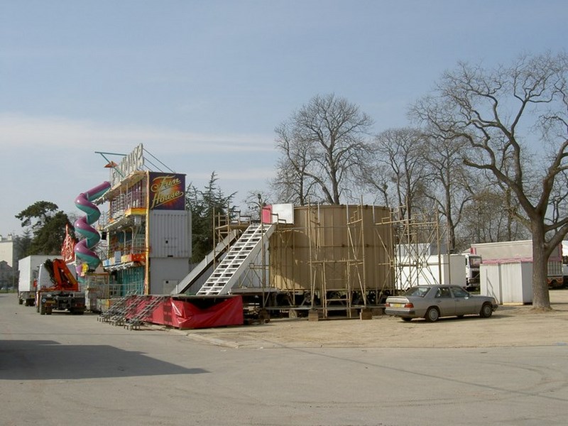 Foire-du-Trone-2005-montage-2005-292