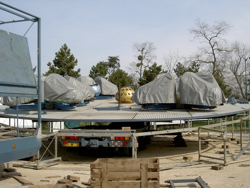Foire-du-Trone-2005-montage-2005-299
