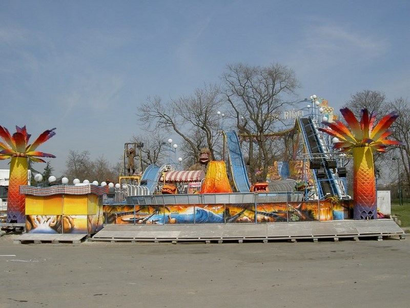 Foire-du-Trone-2005-montage-2005-301