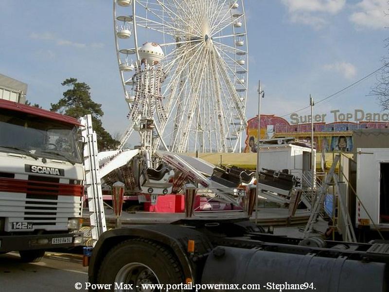 Foire-du-Trone-2005-montage-2005-325