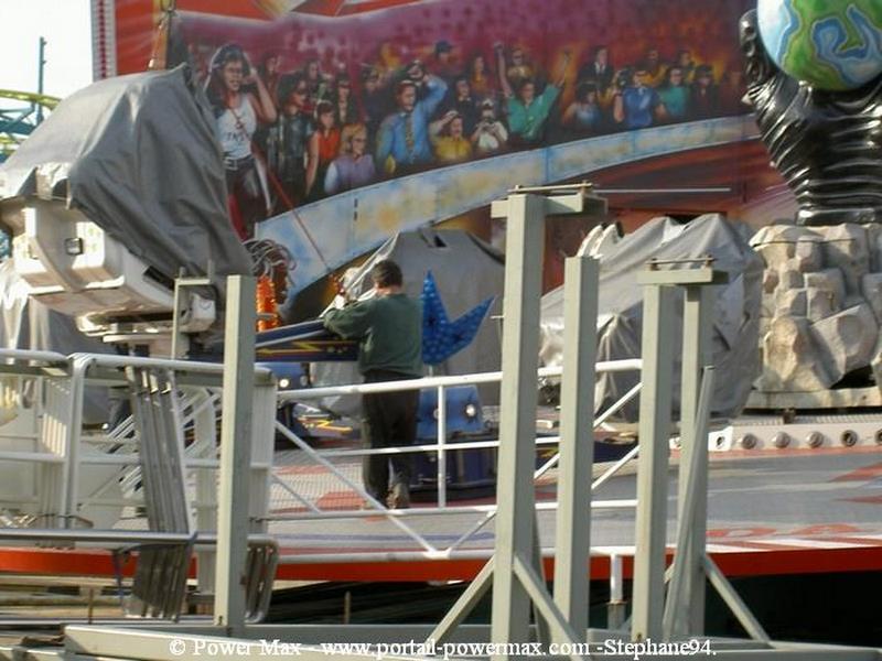 Foire-du-Trone-2005-montage-2005-335