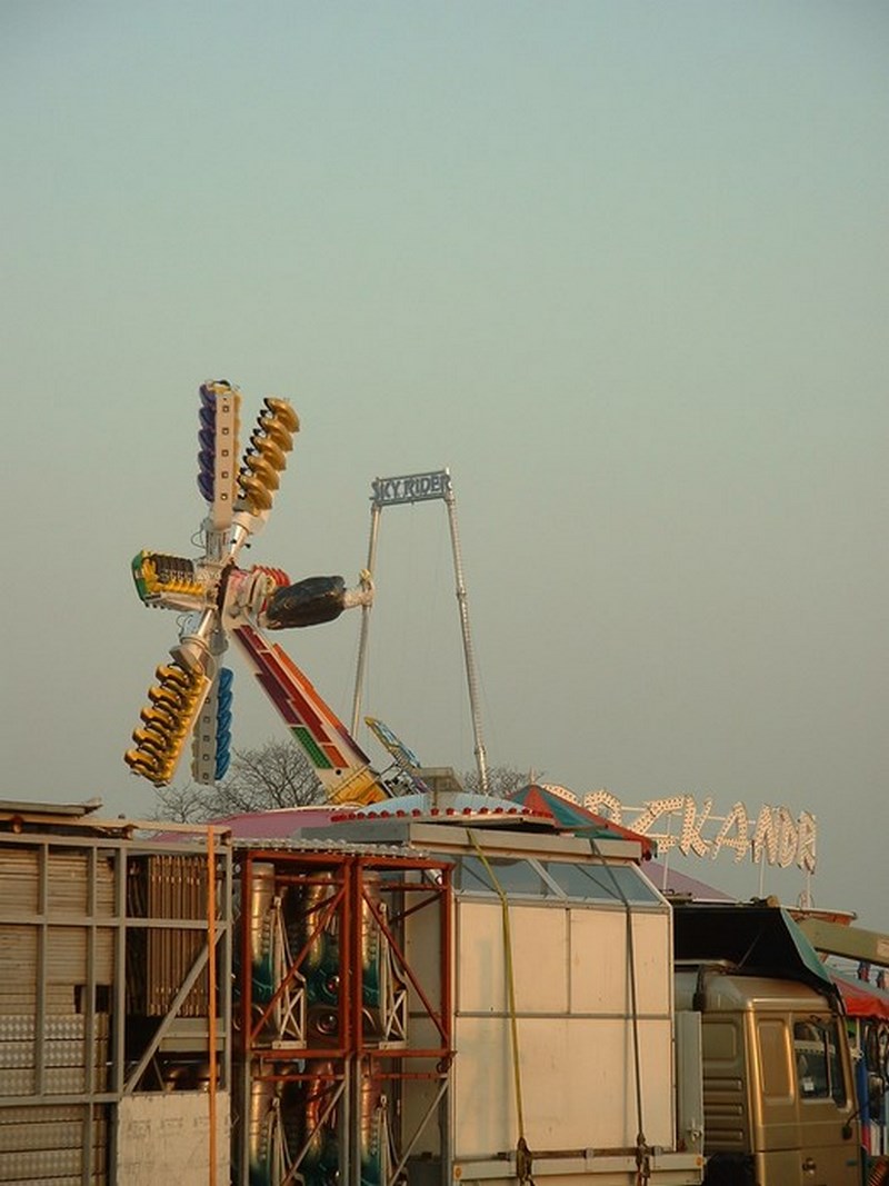 Foire-du-Trone-2005-montage-2005-362