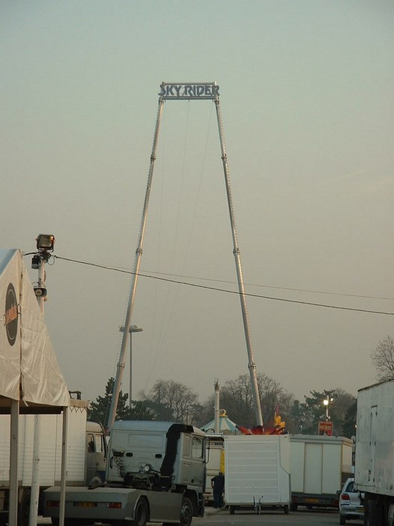 Foire-du-Trone-2005-montage-2005-364