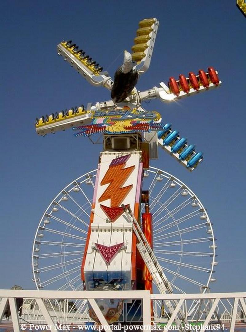 Foire-du-Trone-2005-montage-2005-383