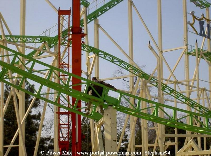 Foire-du-Trone-2005-montage-2005-387