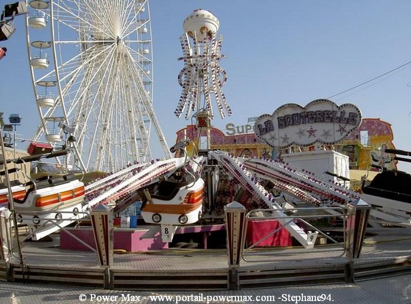 Foire-du-Trone-2005-montage-2005-394