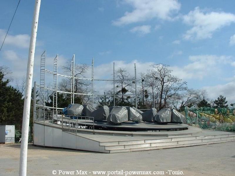 Foire-du-Trone-2005-montage-2005-442