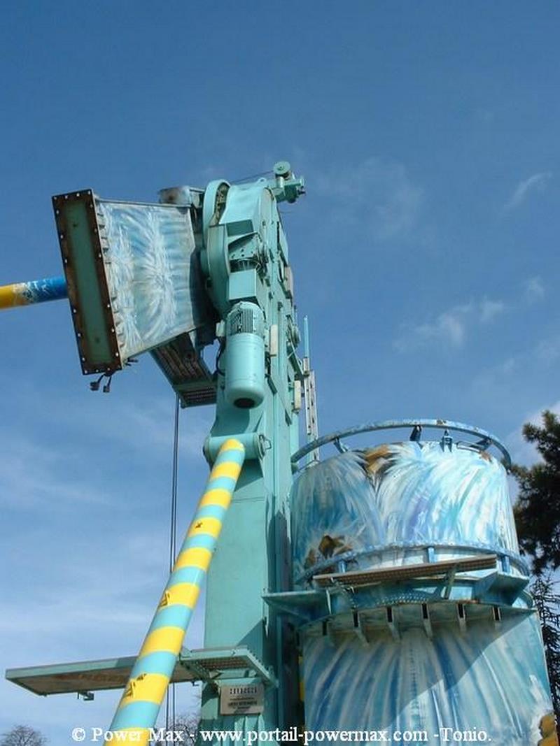 Foire-du-Trone-2005-montage-2005-445