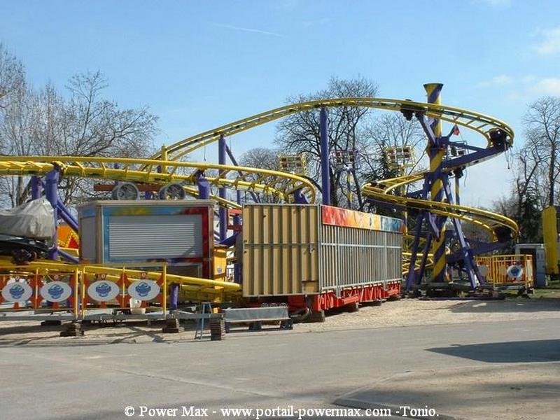 Foire-du-Trone-2005-montage-2005-448