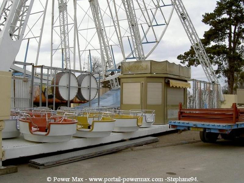 Foire-du-Trone-2005-montage-2005-71