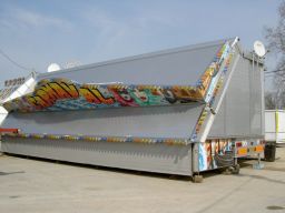 Foire-du-Trone-2005-montage-2005-274