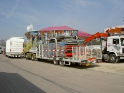 Foire-du-Trone-2005-montage-2005-284