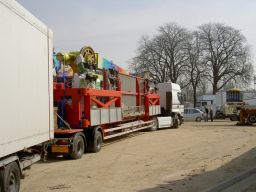 Foire-du-Trone-2005-montage-2005-296
