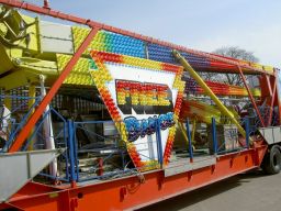 Foire-du-Trone-2005-montage-2005-297