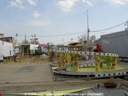 Foire-du-Trone-2005-montage-2005-320
