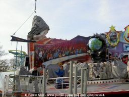 Foire-du-Trone-2005-montage-2005-334