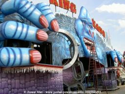 Foire-du-Trone-2005-montage-2005-356