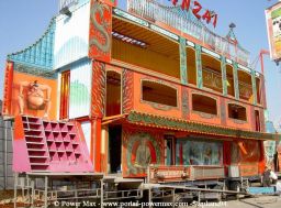 Foire-du-Trone-2005-montage-2005-374