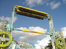 Paris-Foire-du-Trone-2006-91