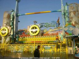 Paris-Foire-Du-Trone-2007-10