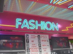 Paris-Foire-Du-Trone-2007-50