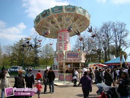 Paris-Foire-du-Trone-2010-160