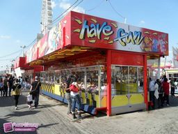 Paris-Foire-du-Trone-2011