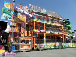 Paris-Foire-du-Trone-2011-101