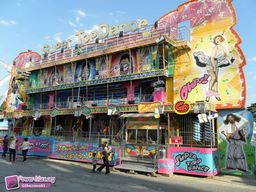 Paris-Foire-du-Trone-2011-102
