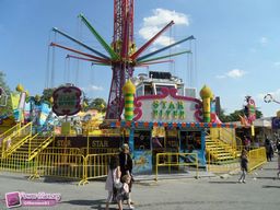 Paris-Foire-du-Trone-2011-110