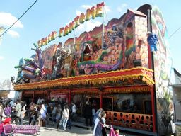 Paris-Foire-du-Trone-2011-112