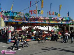 Paris-Foire-du-Trone-2011-14