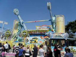 Paris-Foire-du-Trone-2011-33