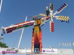 Paris-Foire-du-Trone-2011-45