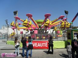Paris-Foire-du-Trone-2011-6