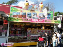 Paris-Foire-du-Trone-2011-8