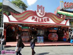 Paris-Foire-du-Trone-2011-82