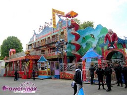 Paris-Foire-du-Trone-2012-127