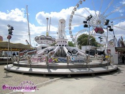 Paris-Foire-du-Trone-2012-28