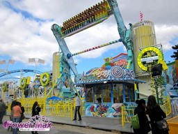 Paris-Foire-du-Trone-2012-3