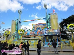 Paris-Foire-du-Trone-2012-4