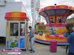 Paris-Foire-du-Trone-2012-7