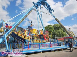 Paris-Foire-du-Trone-2012-75